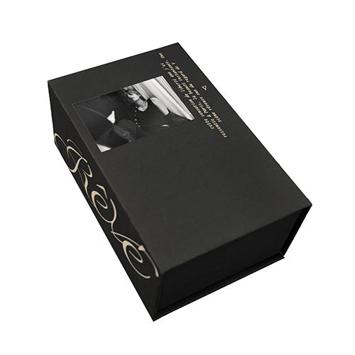 V - R?v? [Photobook]
